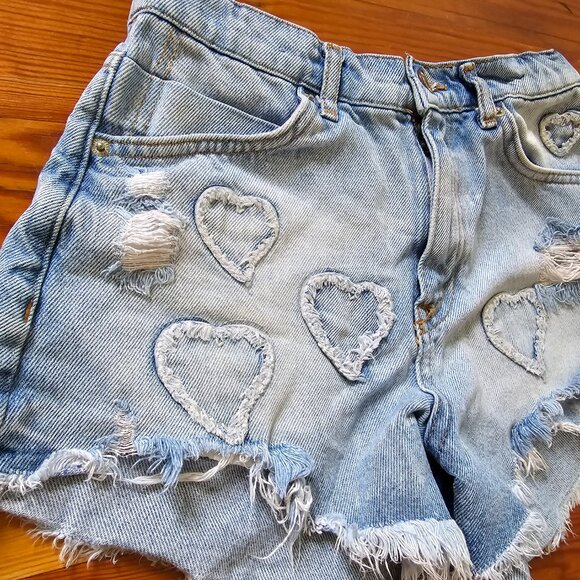 Zara Heart Jean Shorts - Picture 5 of 5